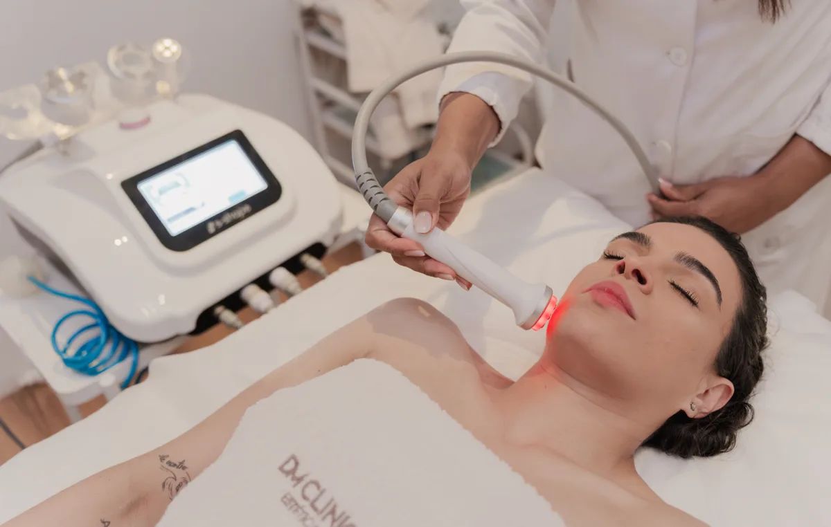 RADIOFREQUÊNCIA FACIAL na DM Clinic