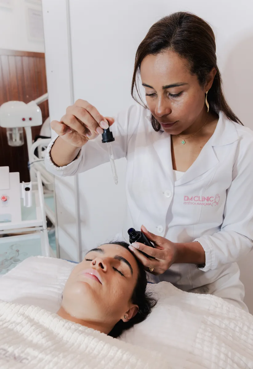 SÉRUM FACIAL na DM Clinic